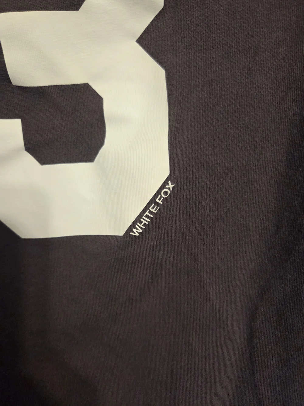 White Fox Trial Run Off The Shoulder Oversized Tee Volcanic - Picture 5 of 6